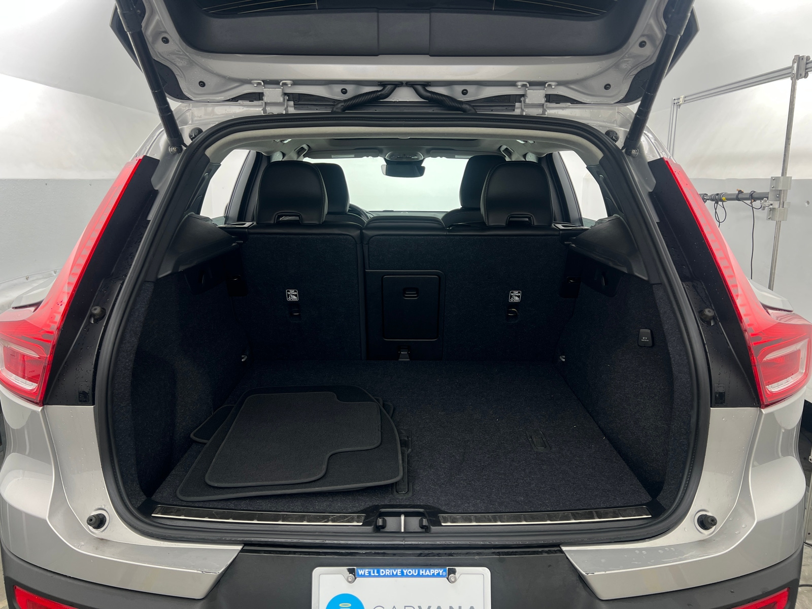 Thumbnail: 2025 Volvo XC40 - 6