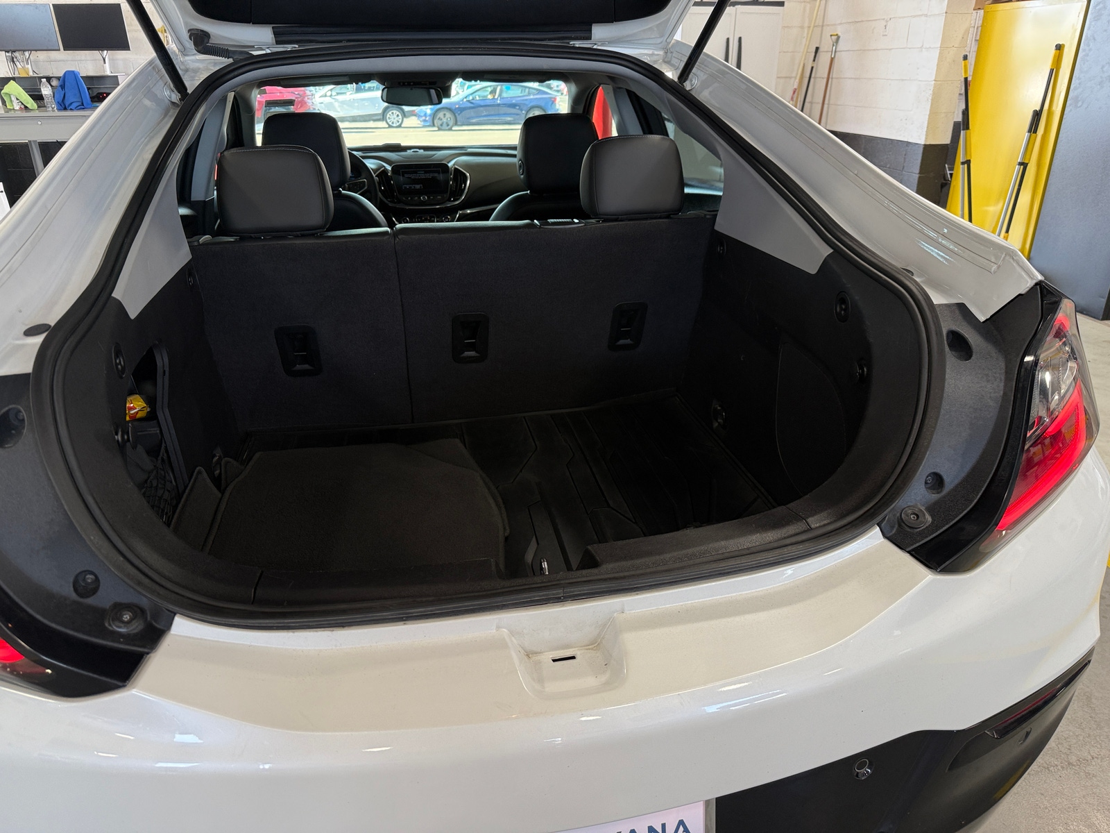 Thumbnail: 2017 Chevrolet Volt - 6