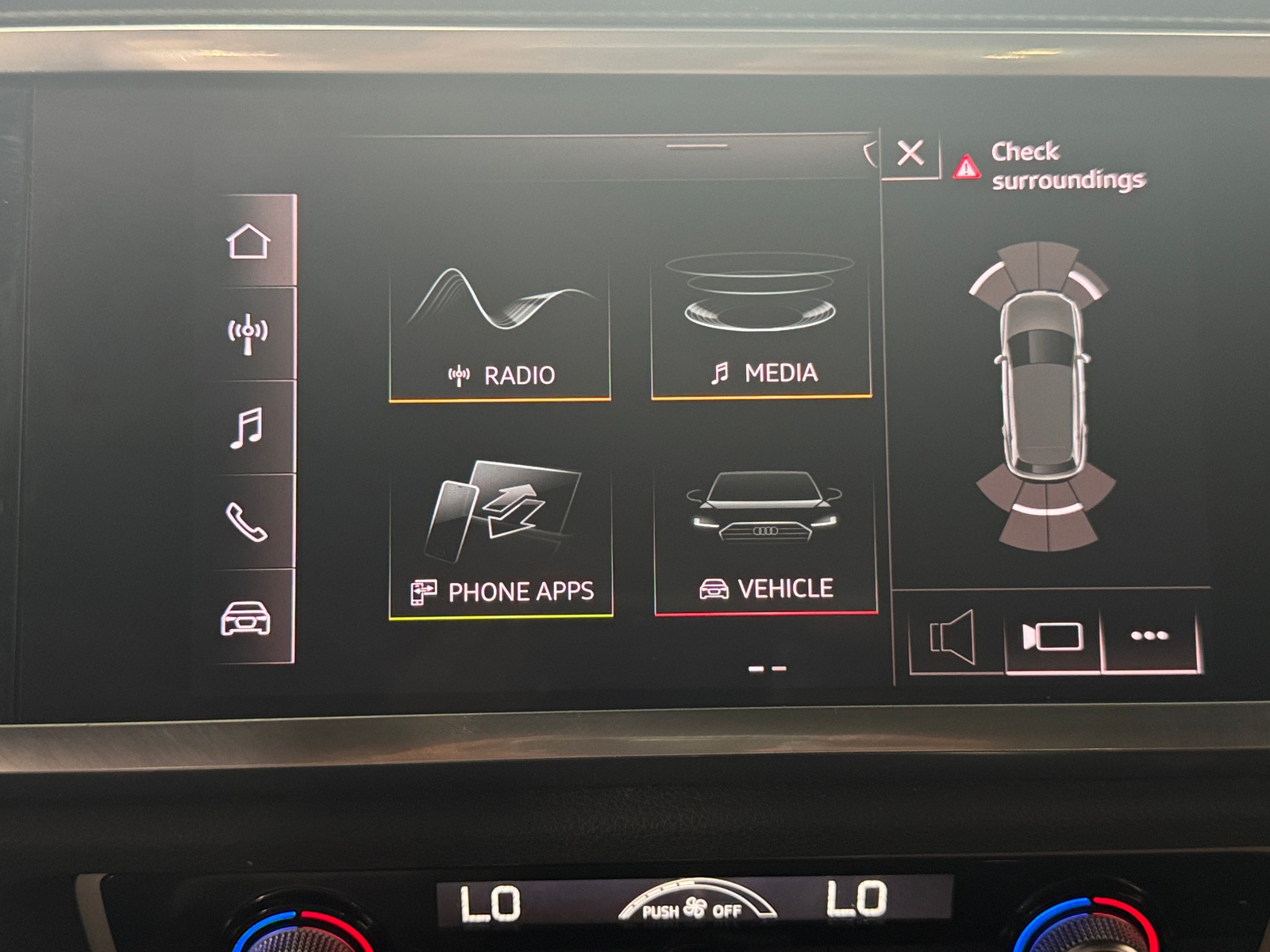 Thumbnail: 2022 Audi Q3 - 3