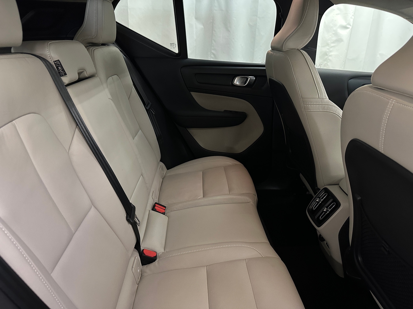 Thumbnail: 2021 Volvo XC40 - 5