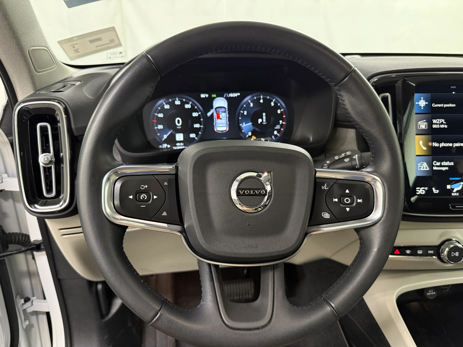 Thumbnail: 2021 Volvo XC40 - 4