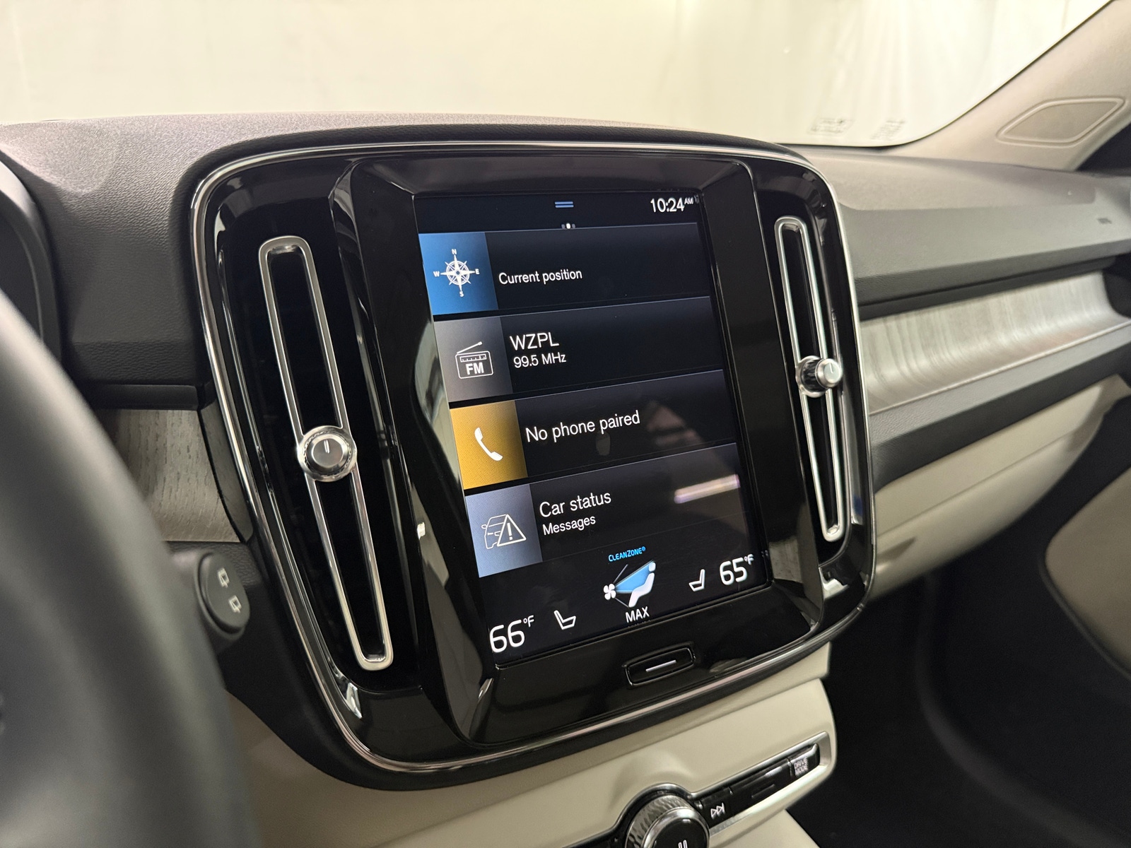 Thumbnail: 2021 Volvo XC40 - 3