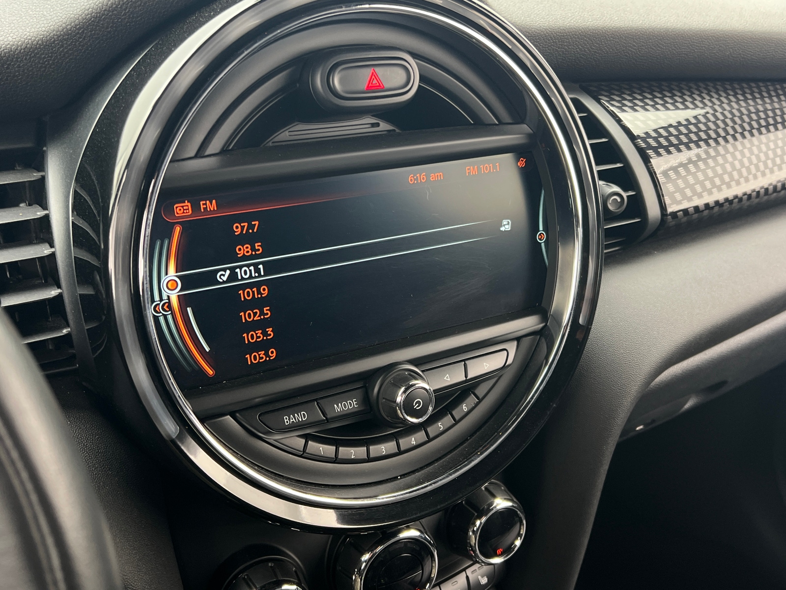 Thumbnail: 2018 MINI Cooper Convertible - 4