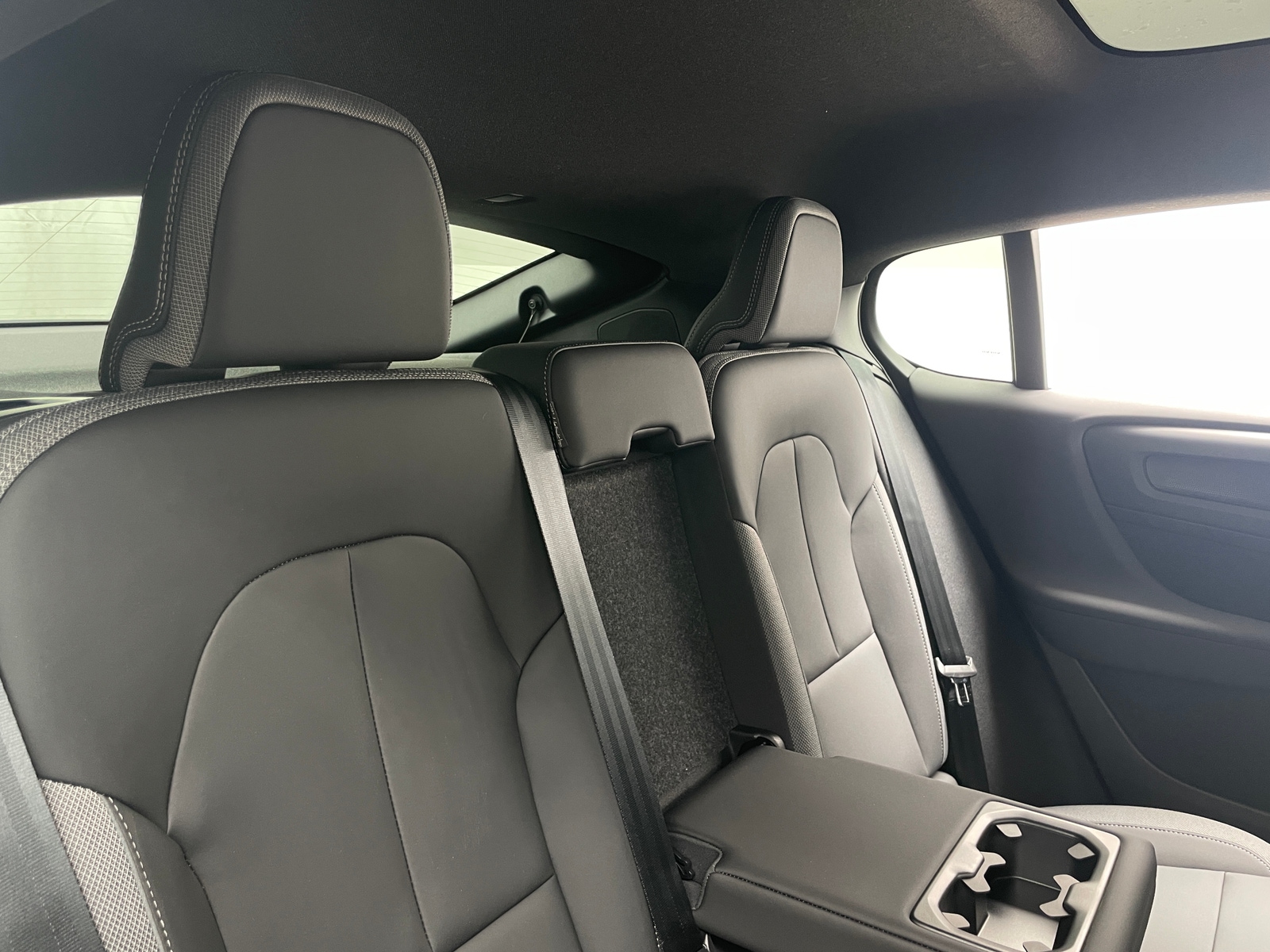 Thumbnail: 2023 Volvo C40 - 5