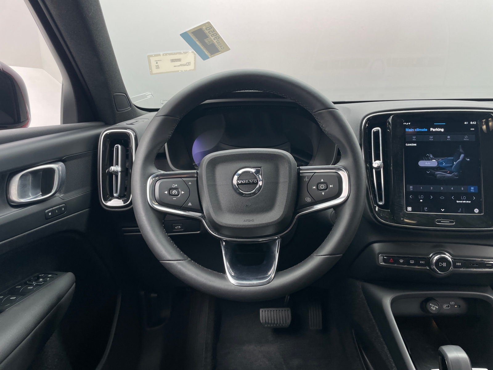 Thumbnail: 2023 Volvo C40 - 4