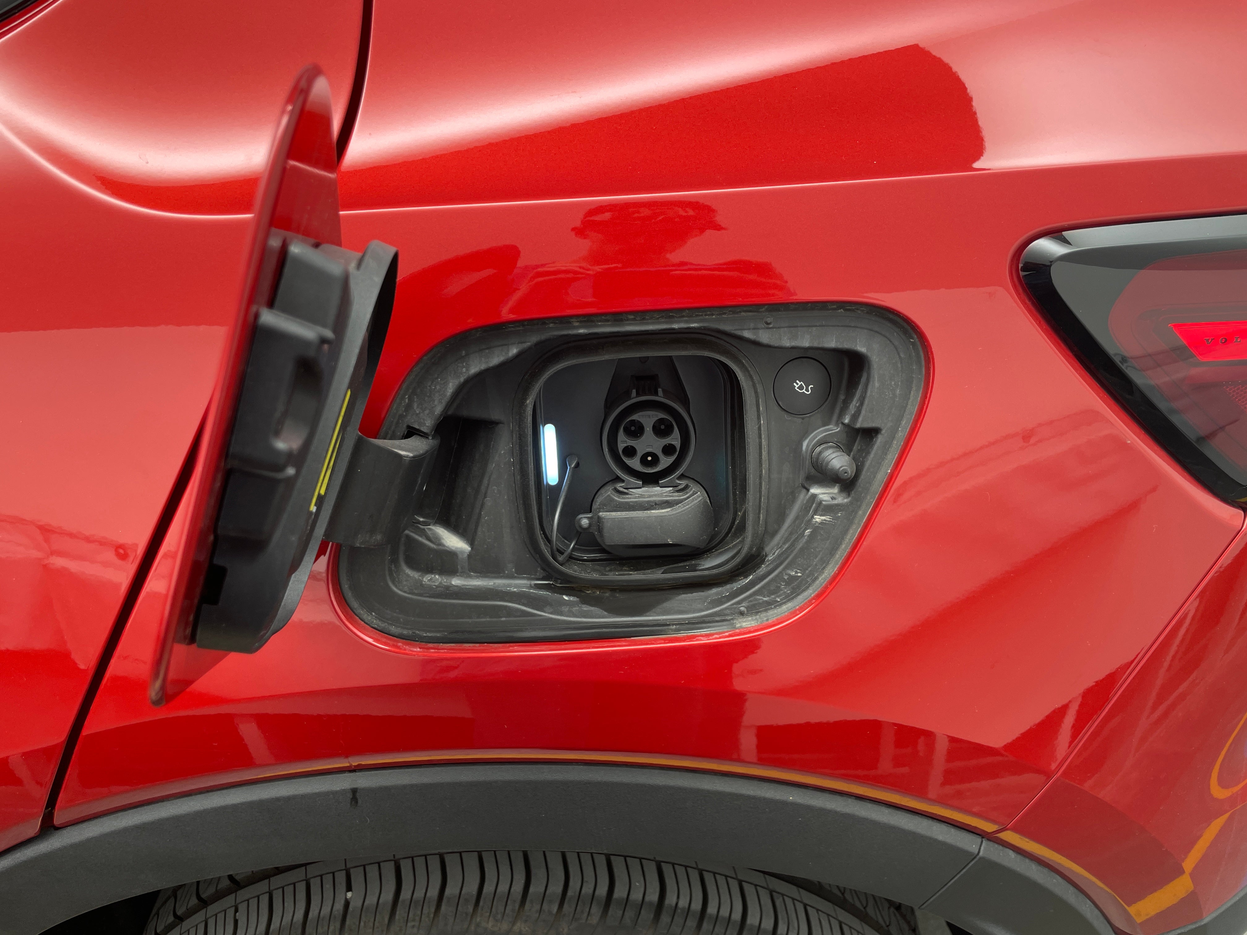 Used 2023 Volvo C40 Core with VIN YV4ED3GK2P2047495 for sale in Oak Creek, WI