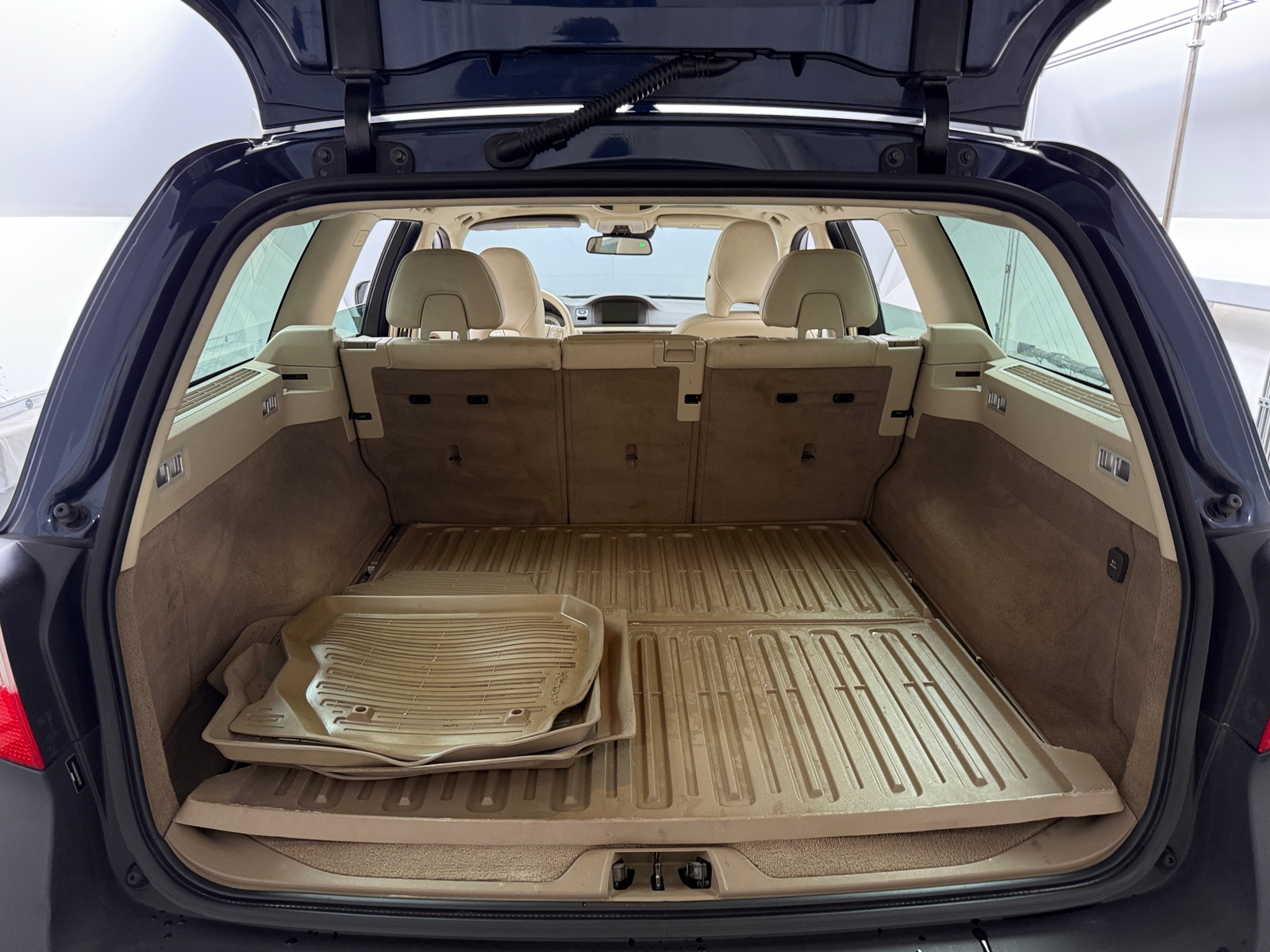 Thumbnail: 2013 Volvo XC70 - 6
