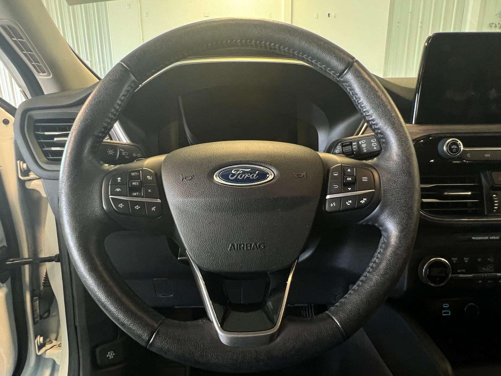 Thumbnail: 2020 Ford Escape - 4
