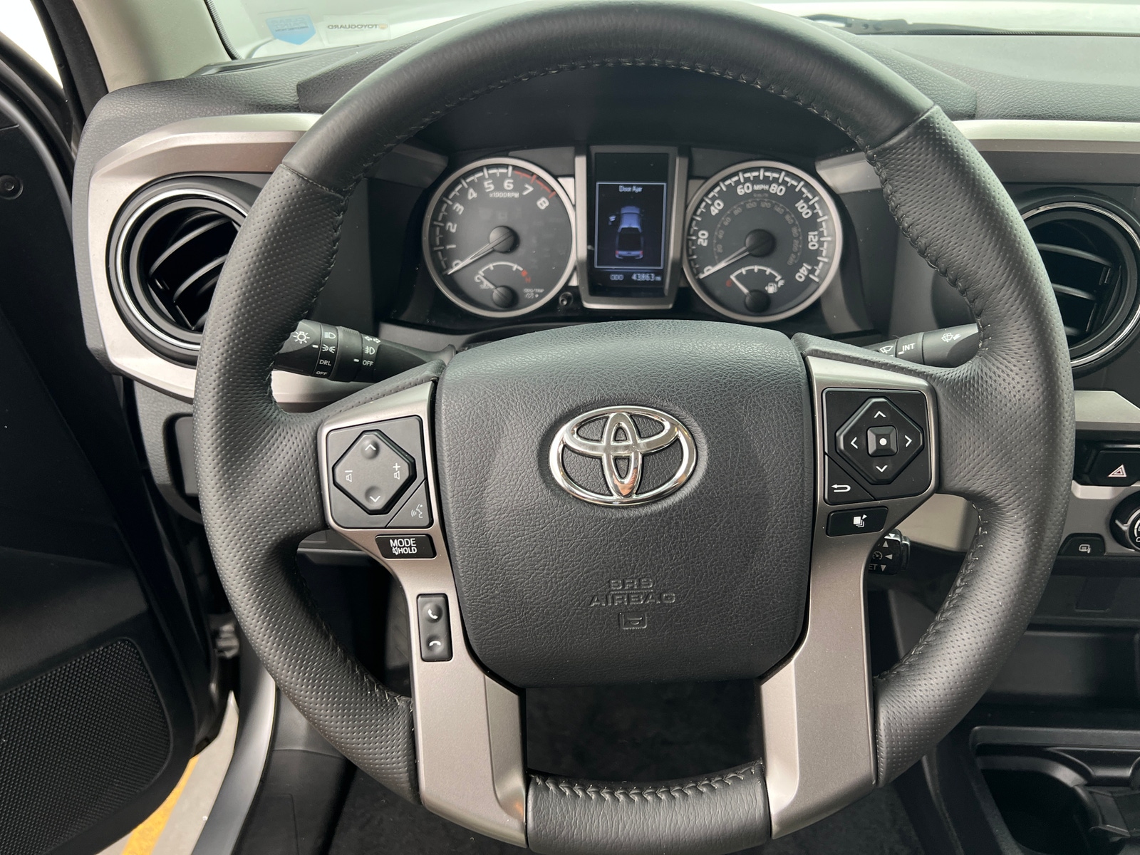 Thumbnail: 2016 Toyota Tacoma - 5