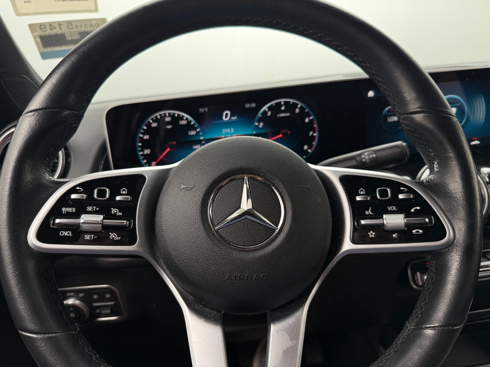 Thumbnail: 2020 Mercedes-Benz GLB - 4