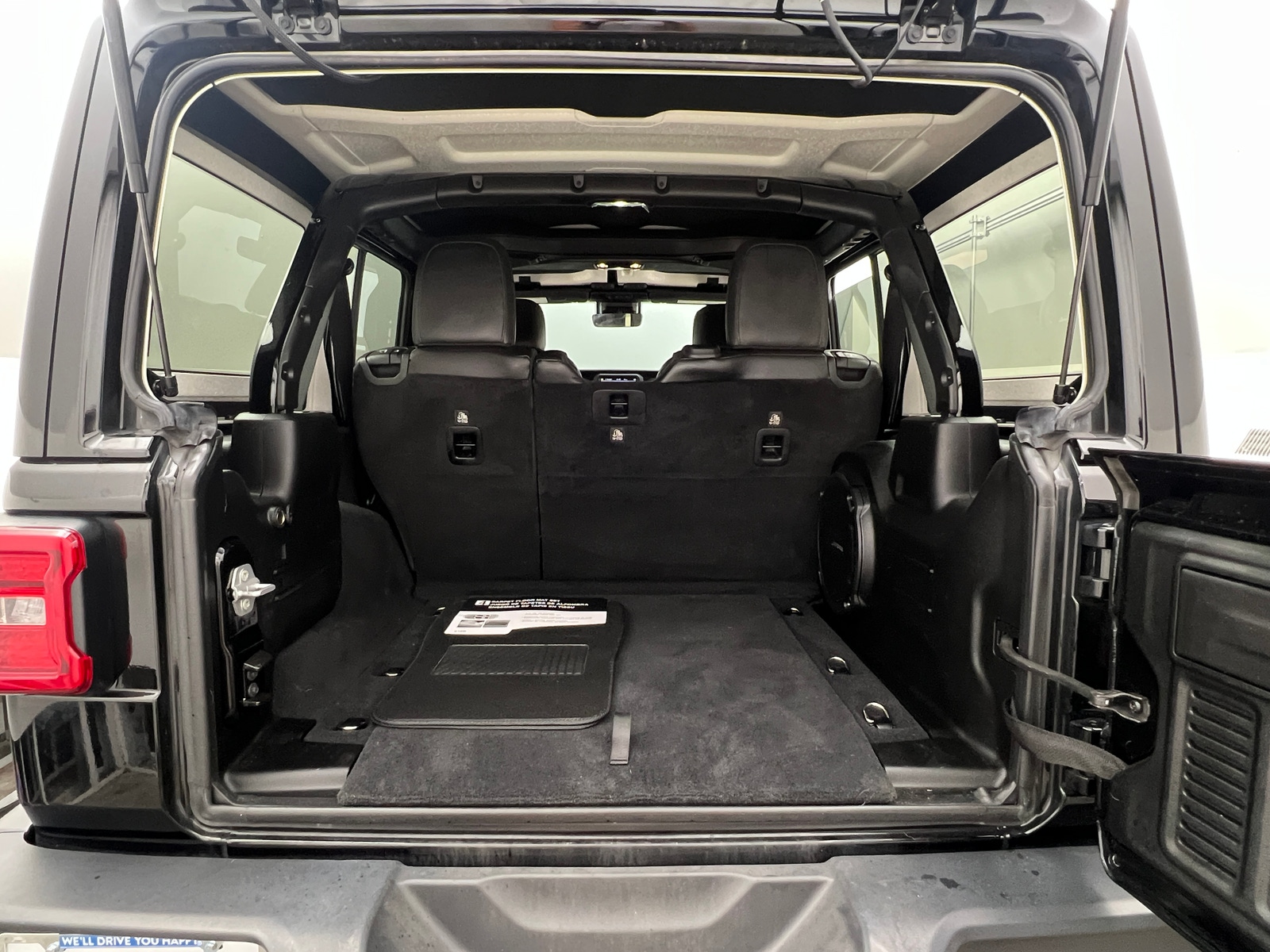 Thumbnail: 2019 Jeep Wrangler - 6