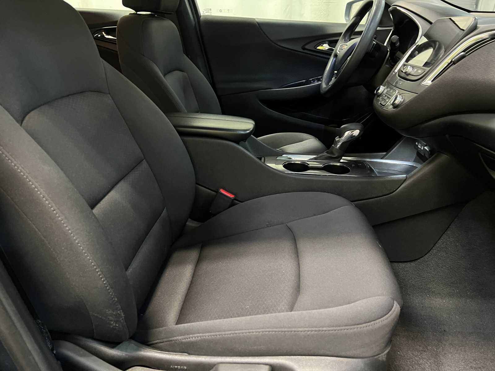 Thumbnail: 2021 Chevrolet Malibu - 2