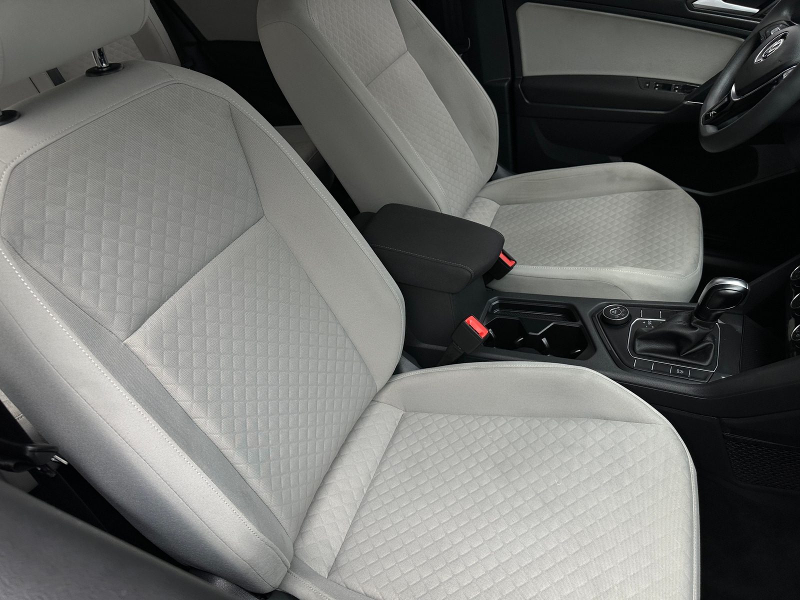 Thumbnail: 2020 Volkswagen Tiguan - 2