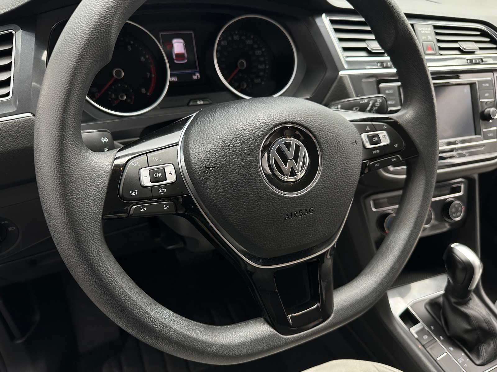 Thumbnail: 2020 Volkswagen Tiguan - 5