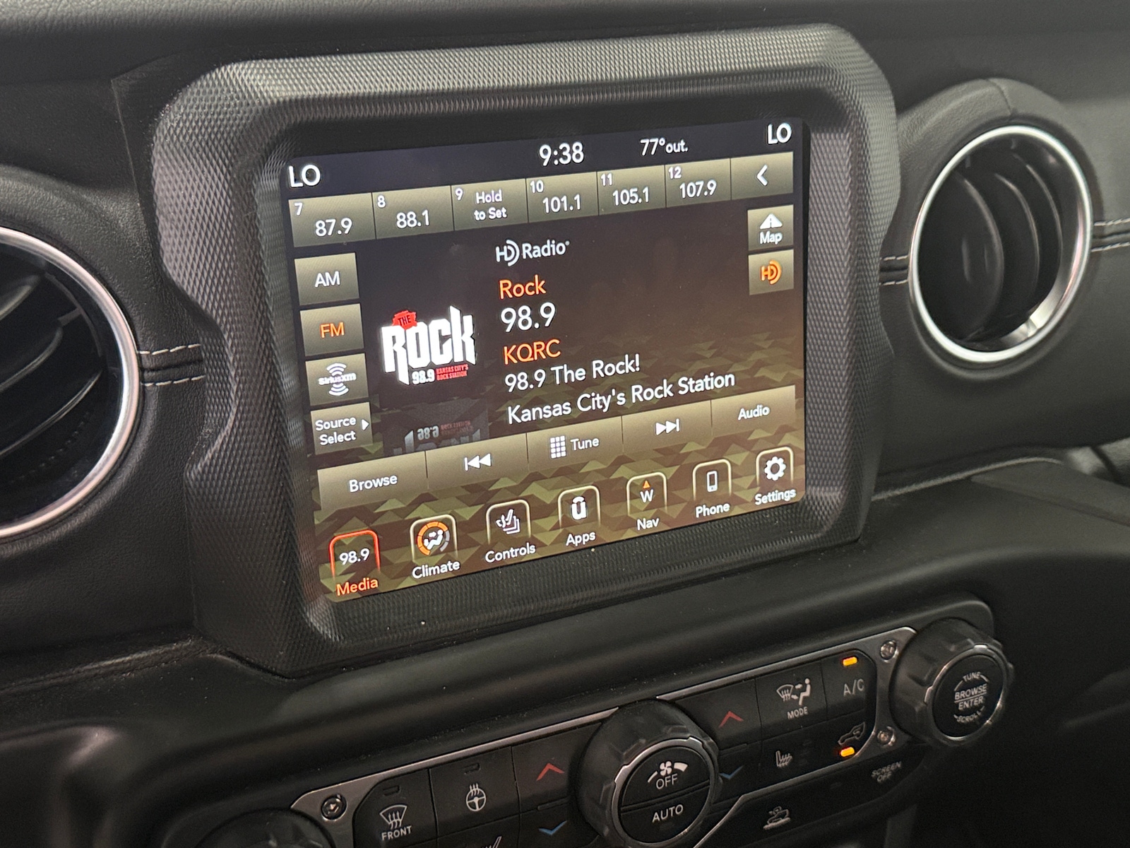 Thumbnail: 2022 Jeep Wrangler - 3