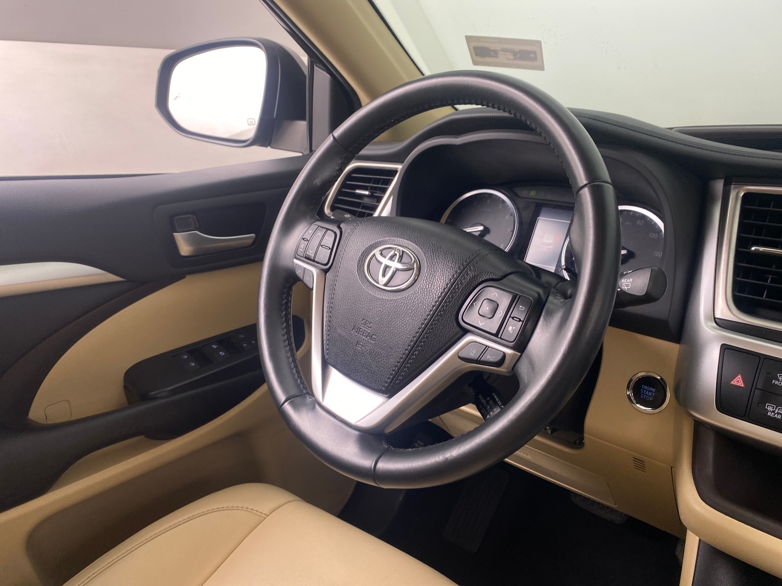 Thumbnail: 2019 Toyota Highlander - 4