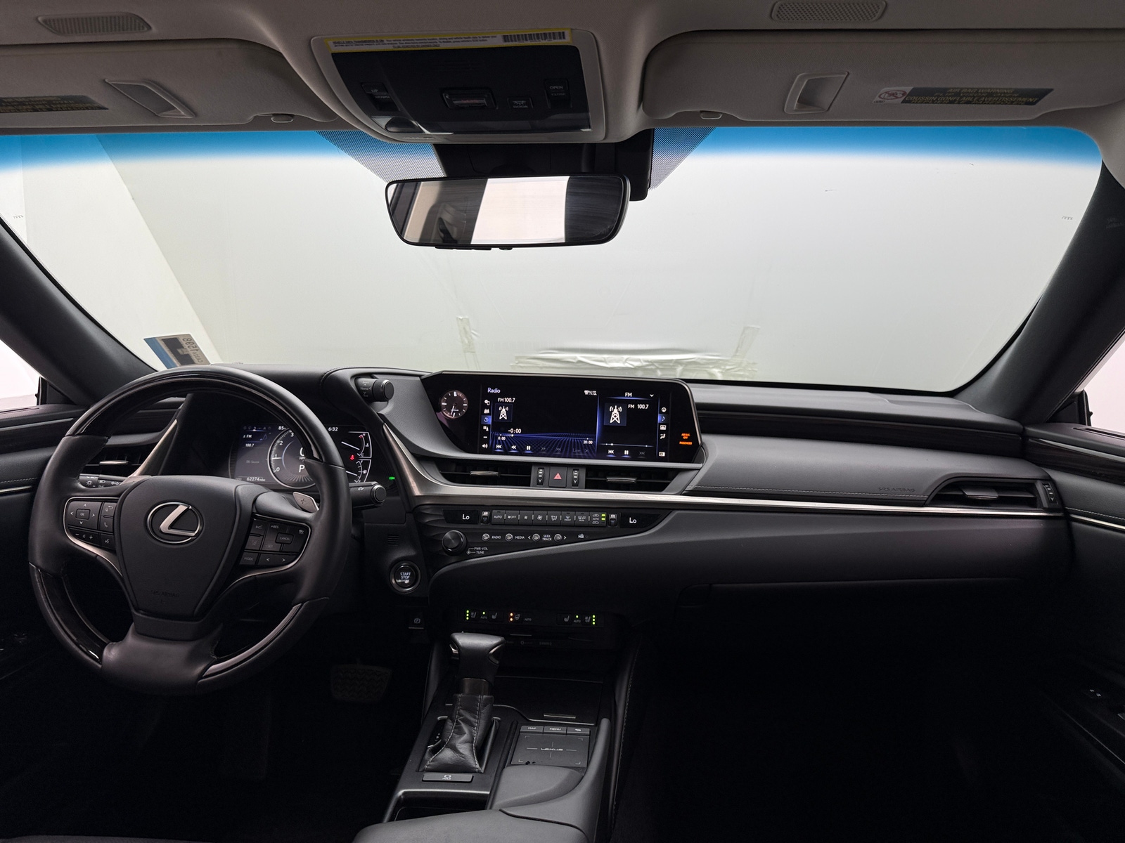 Thumbnail: 2019 Lexus ES - 2