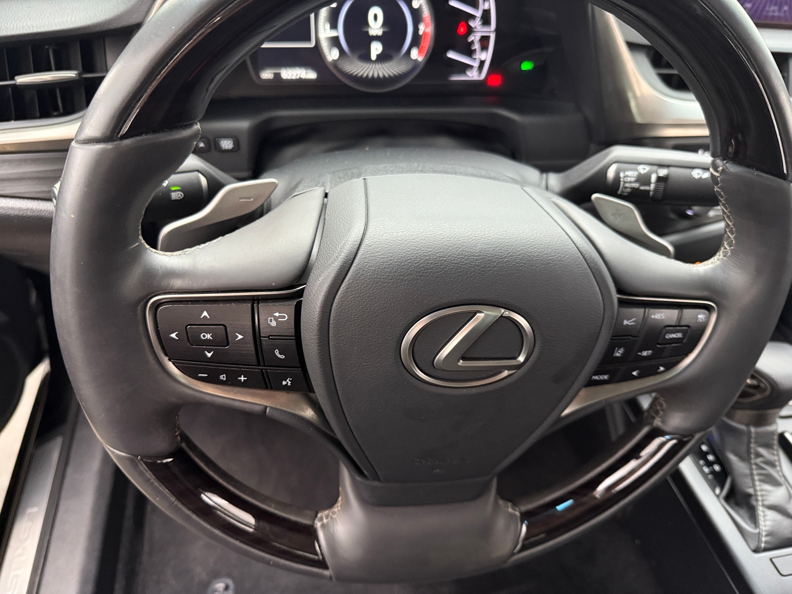 Thumbnail: 2019 Lexus ES - 4