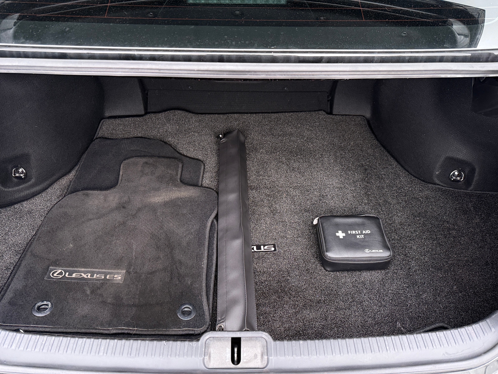 Thumbnail: 2019 Lexus ES - 6