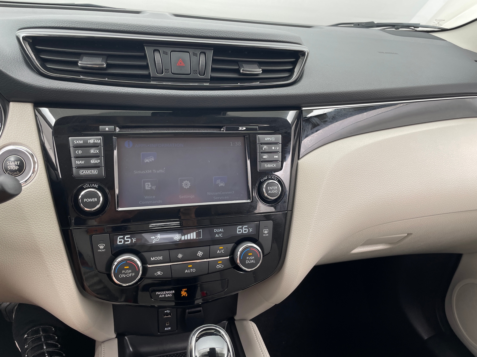 Thumbnail: 2018 Nissan Rogue Sport - 3