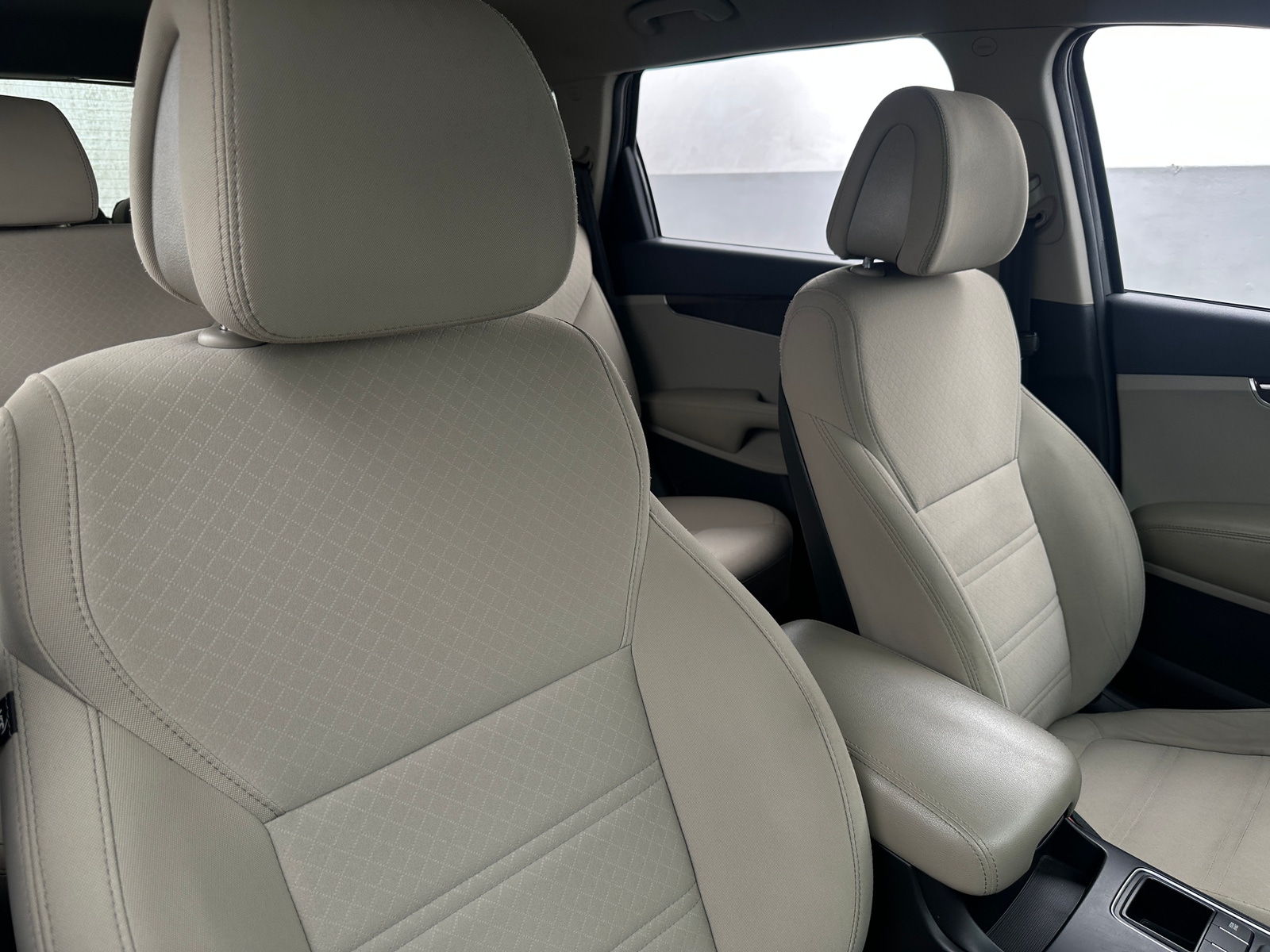 Thumbnail: 2016 Kia Sorento - 2