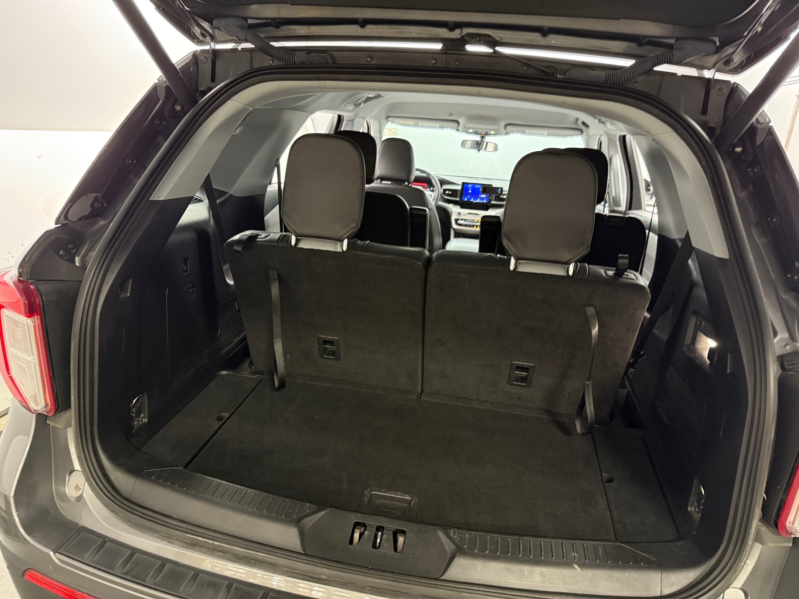 Thumbnail: 2021 Ford Explorer - 7