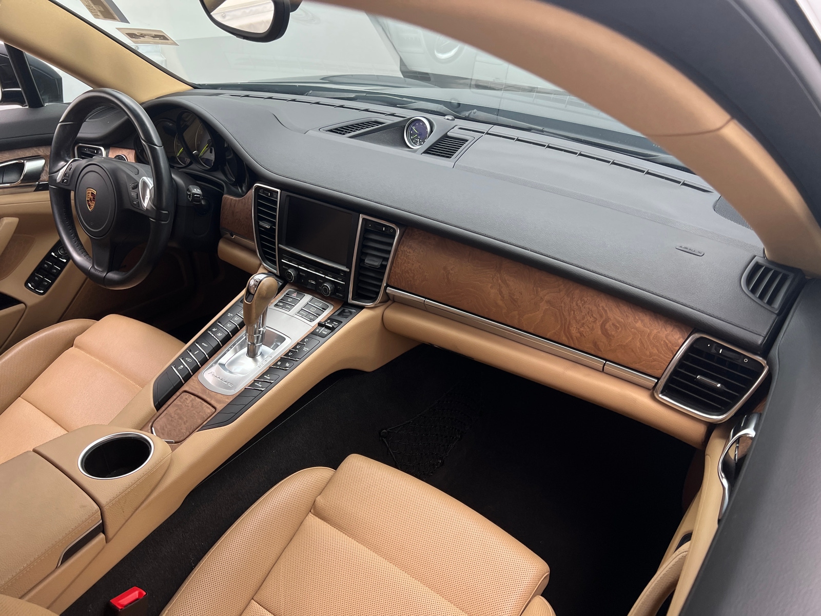 Thumbnail: 2016 Porsche Panamera - 2
