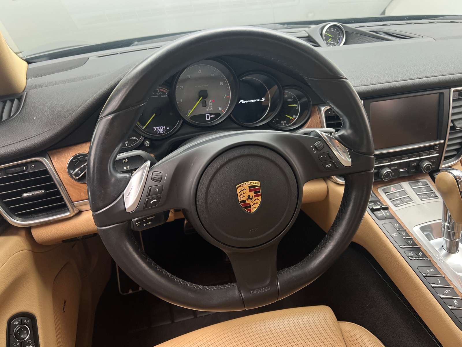 Thumbnail: 2016 Porsche Panamera - 4