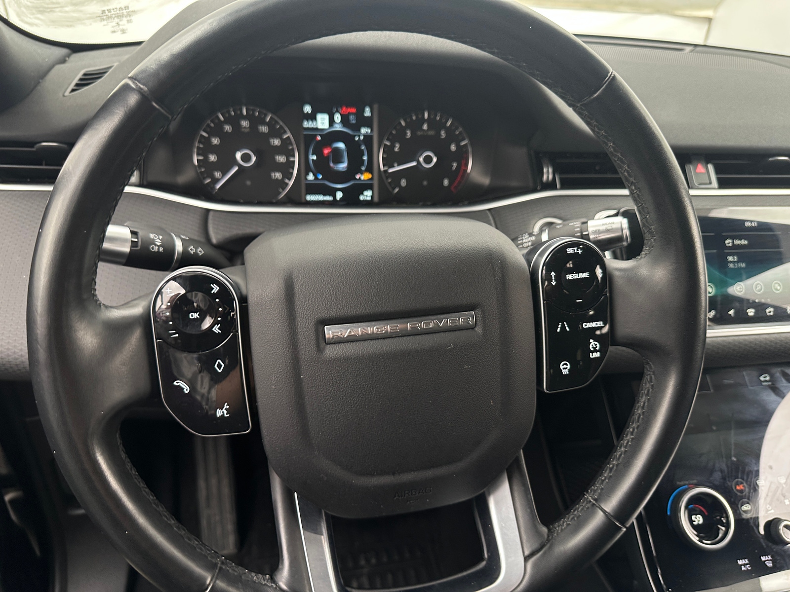 Thumbnail: 2020 Land Rover Range Rover Evoque - 4