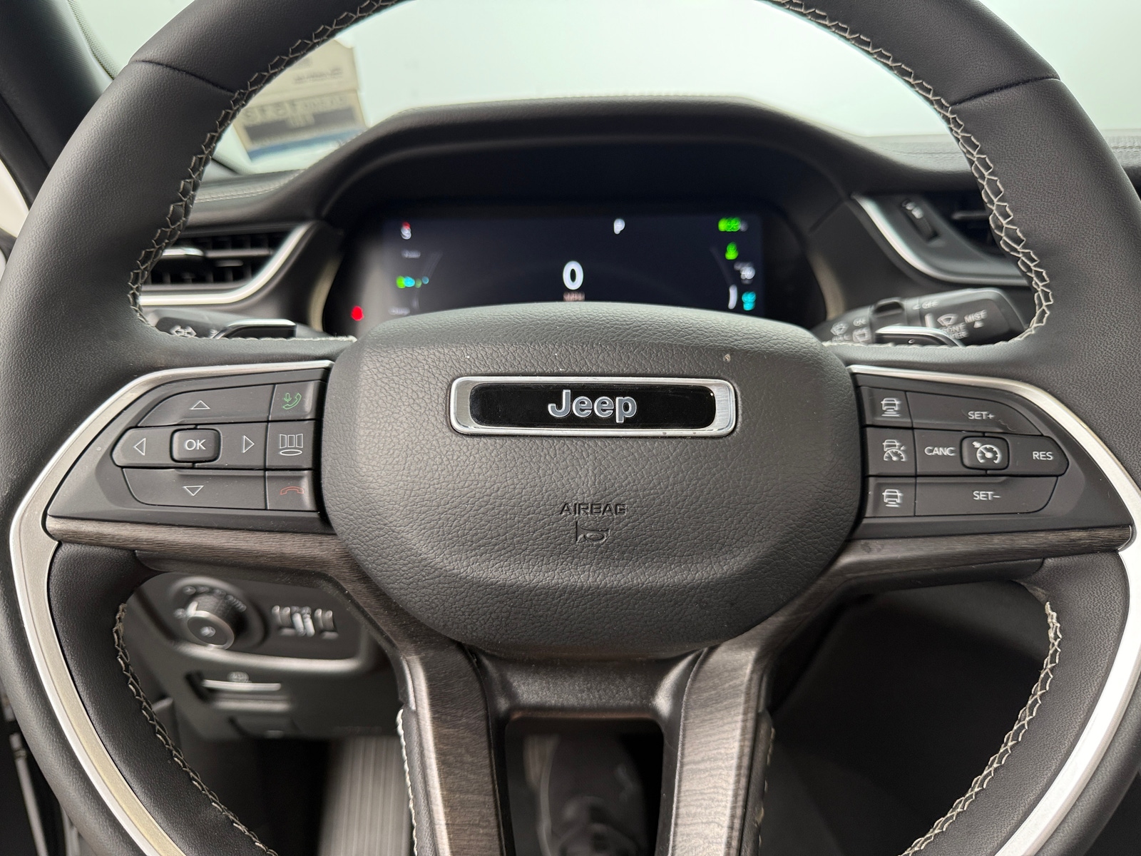 Thumbnail: 2024 Jeep Grand Cherokee - 4