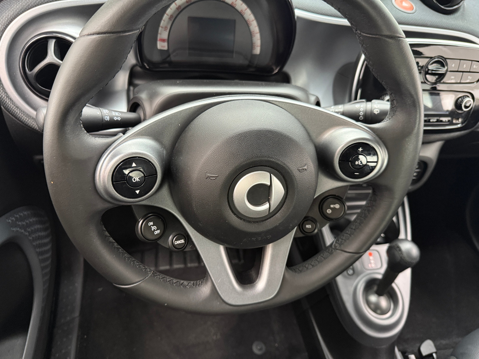 Thumbnail: 2016 smart fortwo - 5