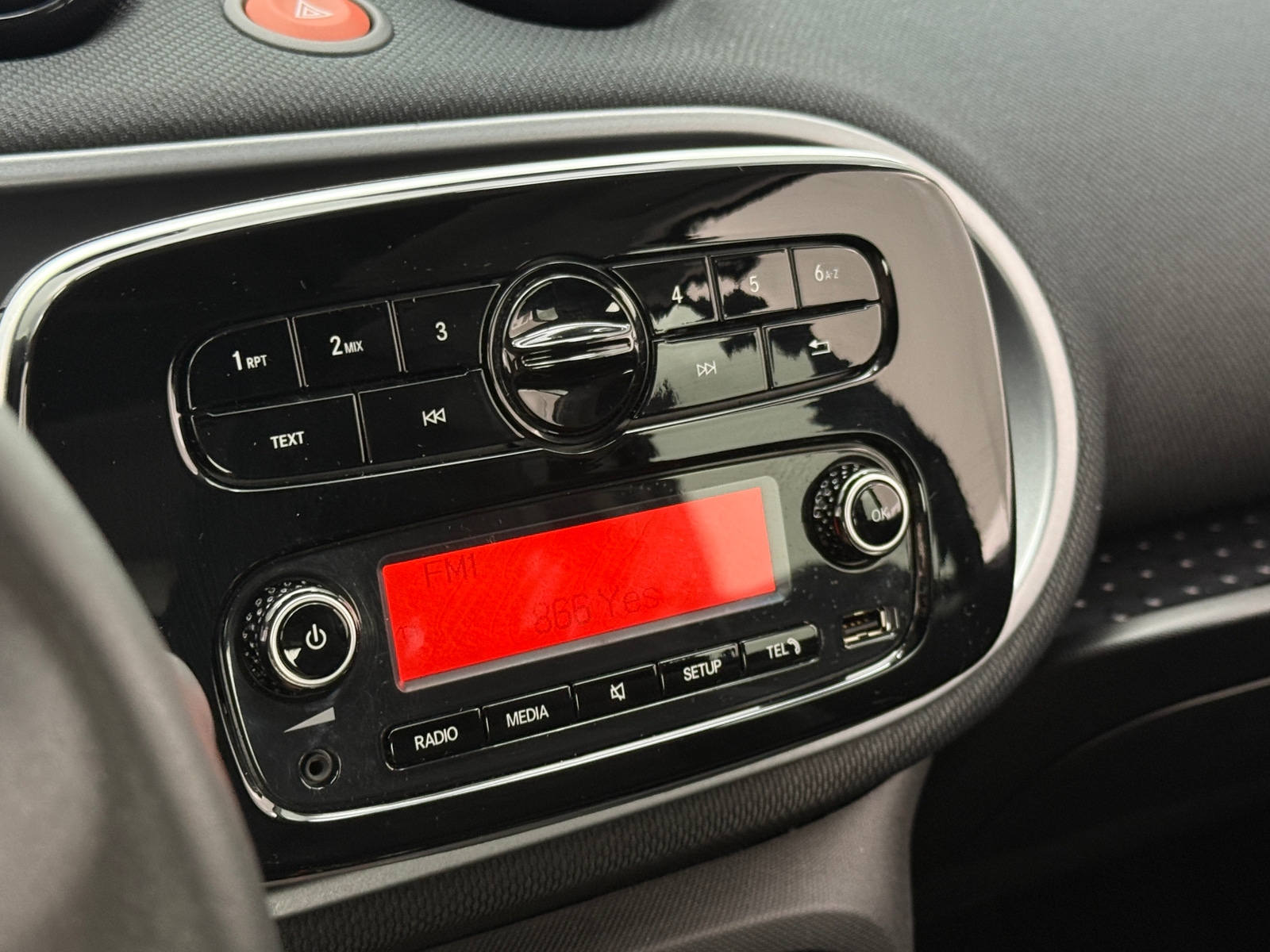 Thumbnail: 2016 smart fortwo - 4