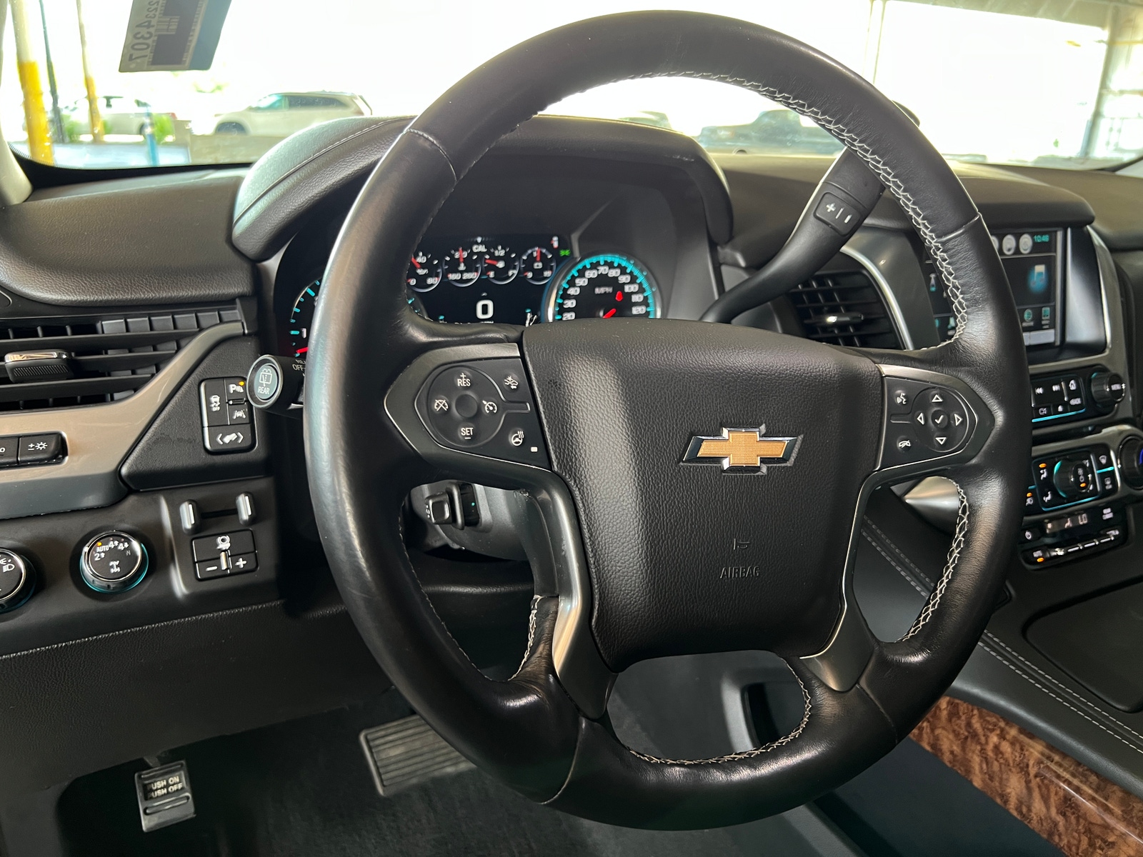 Thumbnail: 2019 Chevrolet Suburban - 4