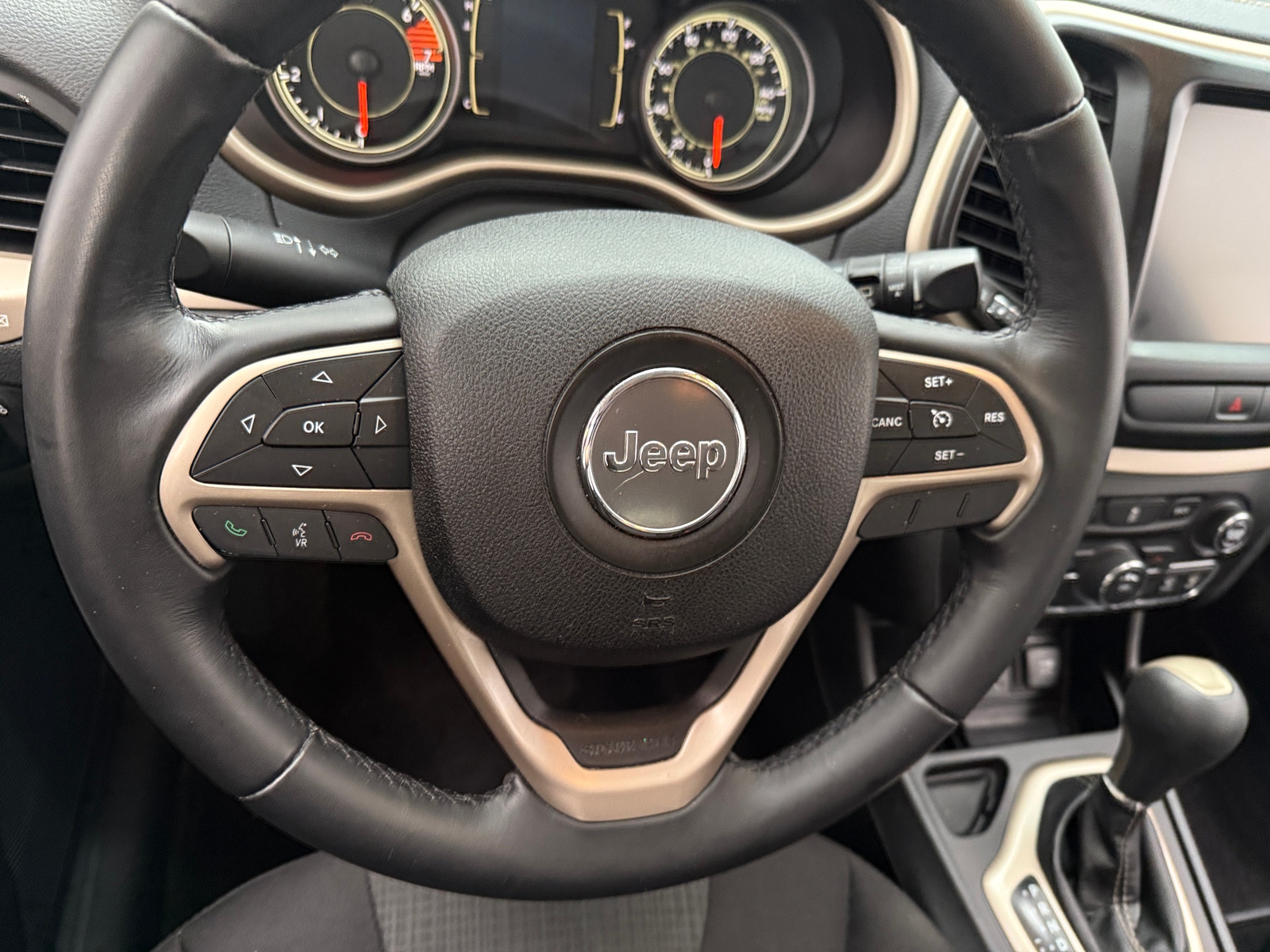 Thumbnail: 2016 Jeep Cherokee - 5