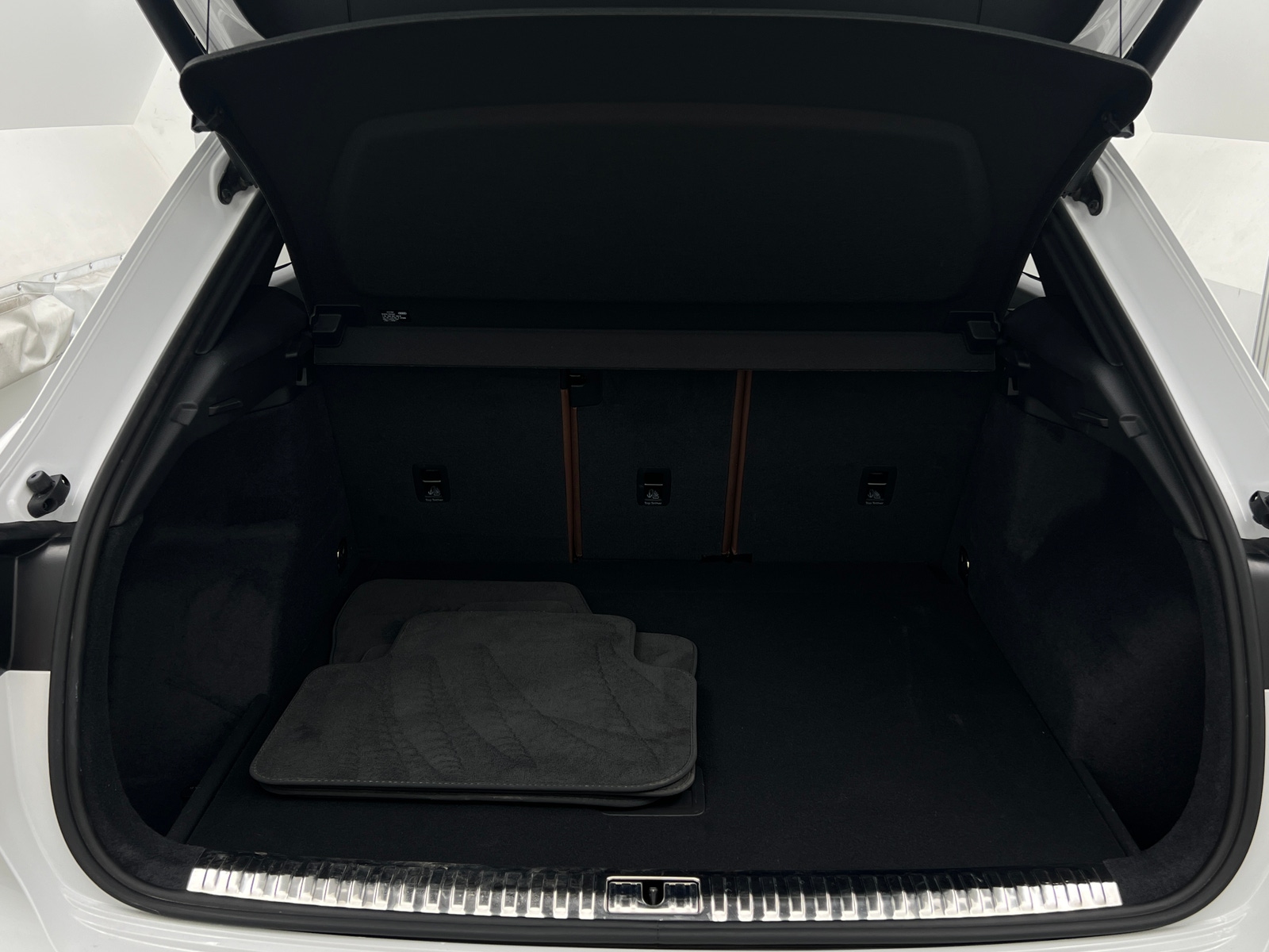 Thumbnail: 2024 Audi Q3 - 6