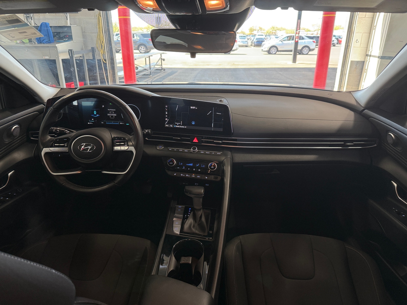 Thumbnail: 2023 Hyundai Elantra - 3