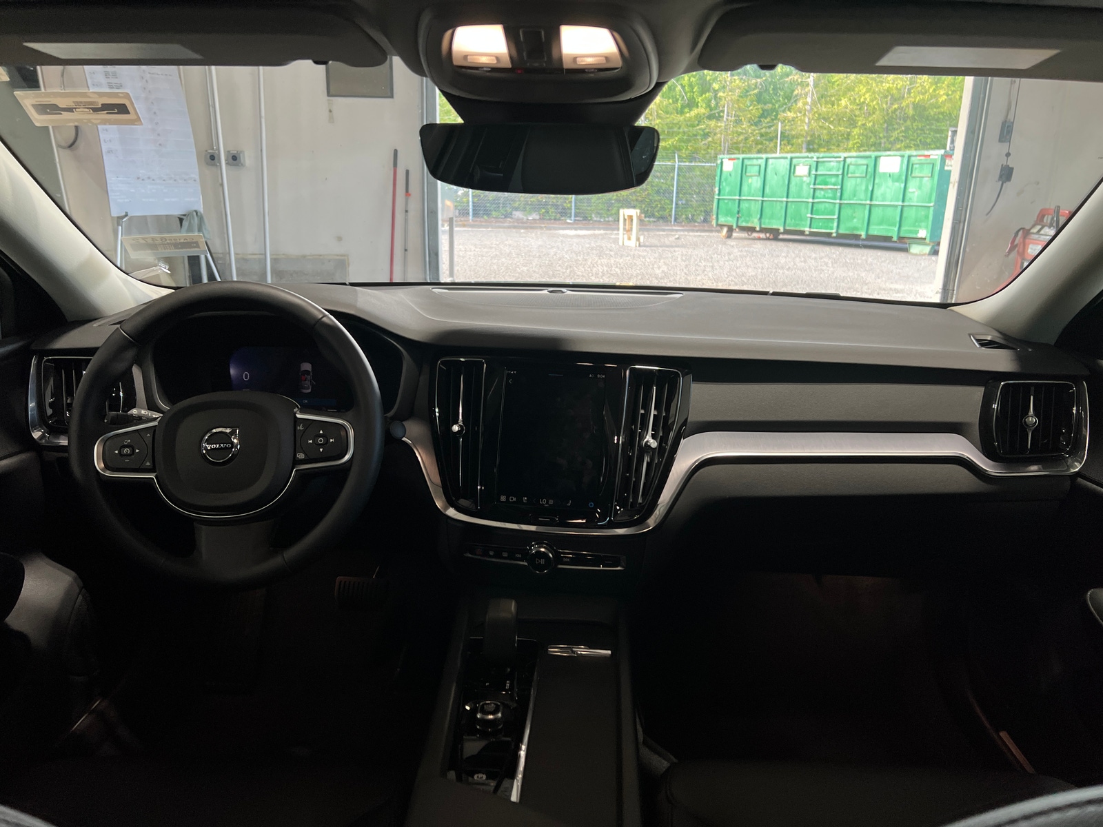 Thumbnail: 2025 Volvo S60 - 2