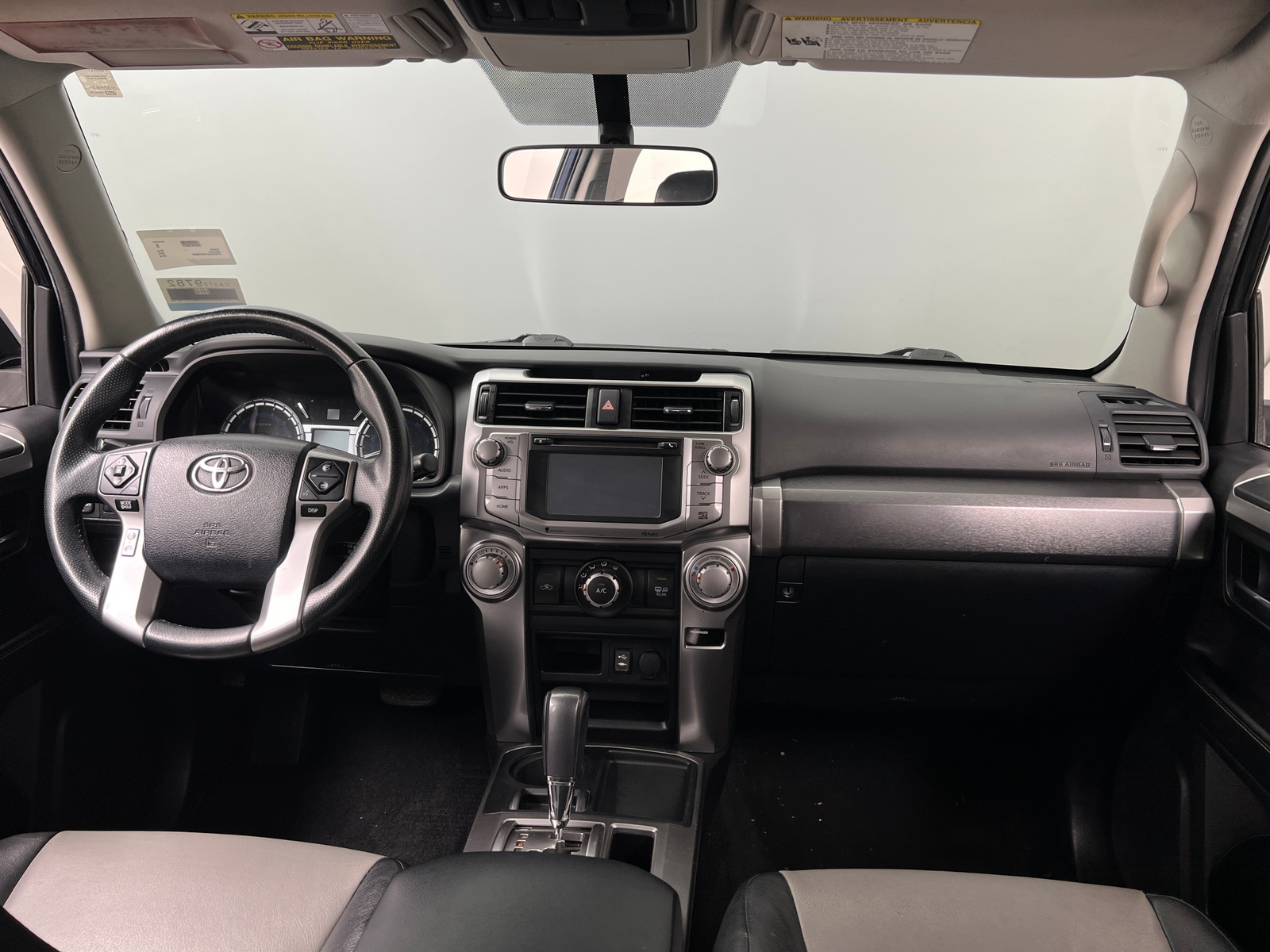 Thumbnail: 2014 Toyota 4Runner - 3