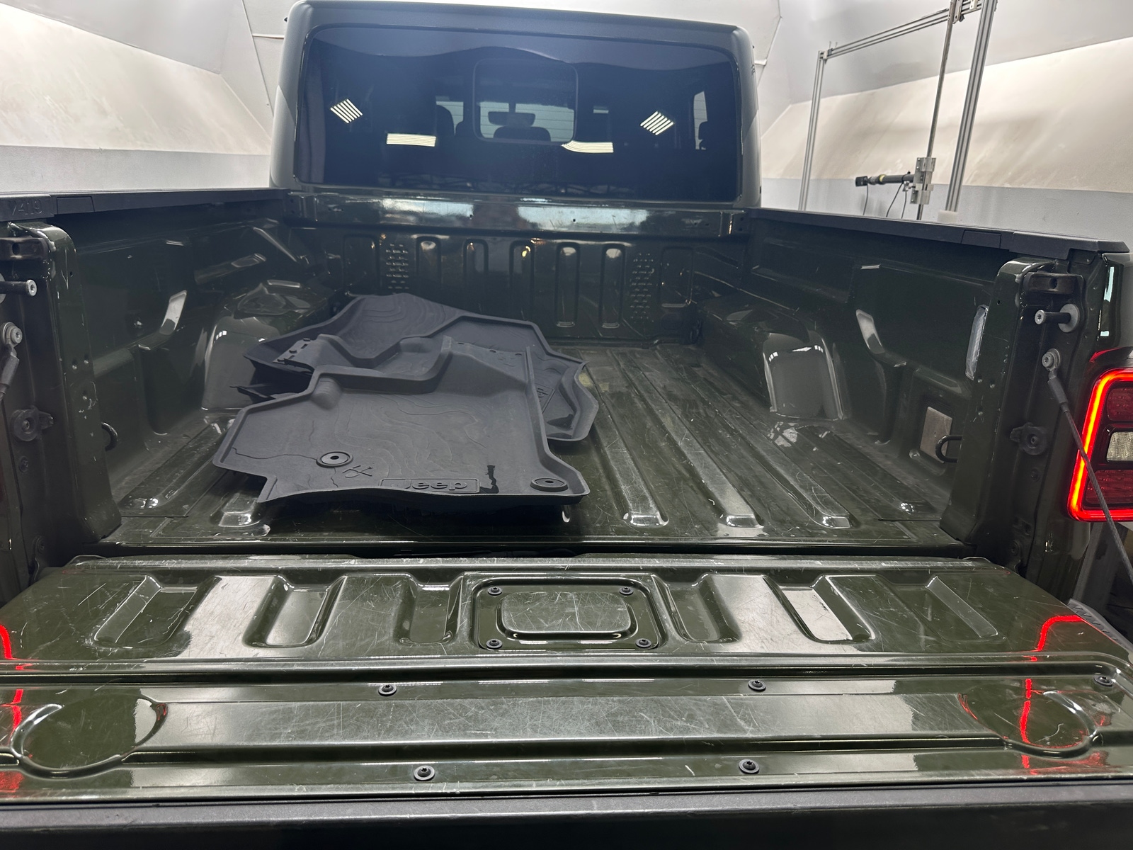 Thumbnail: 2021 Jeep Gladiator - 6