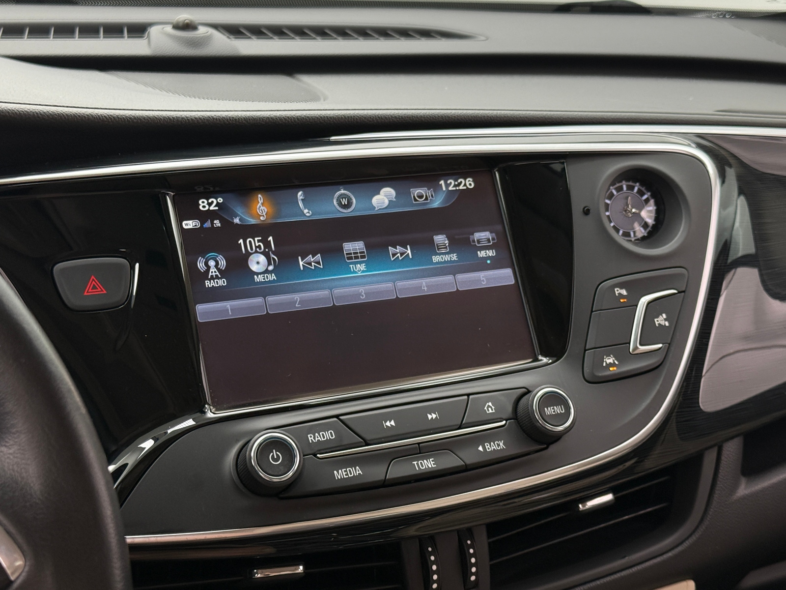 Thumbnail: 2017 Buick Envision - 3