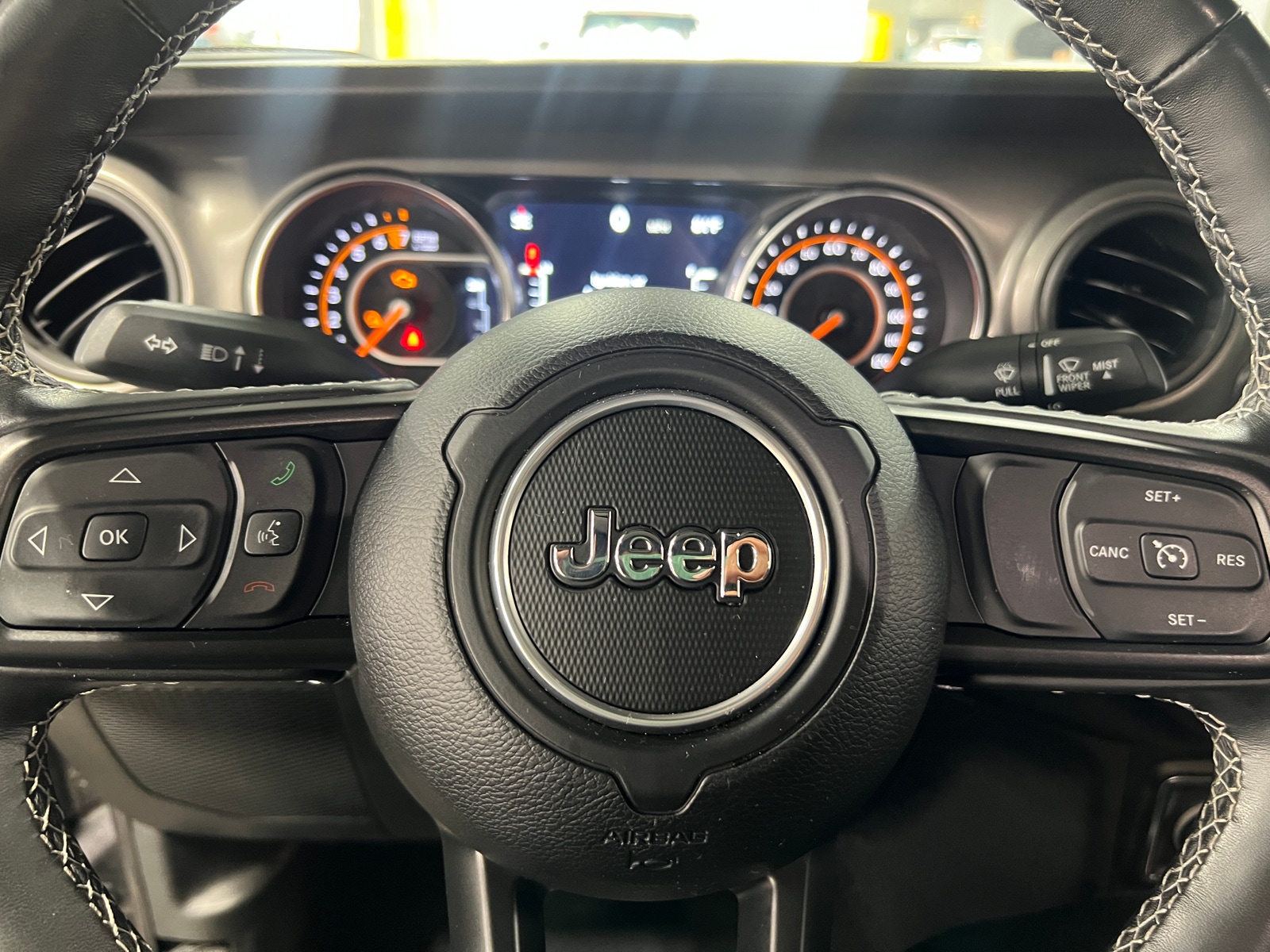 Thumbnail: 2023 Jeep Gladiator - 5