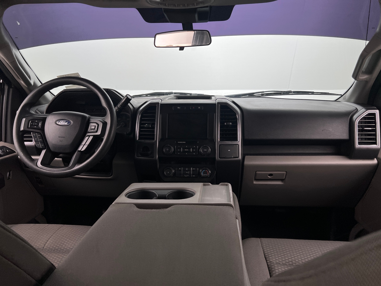 Thumbnail: 2019 Ford Econoline - 3