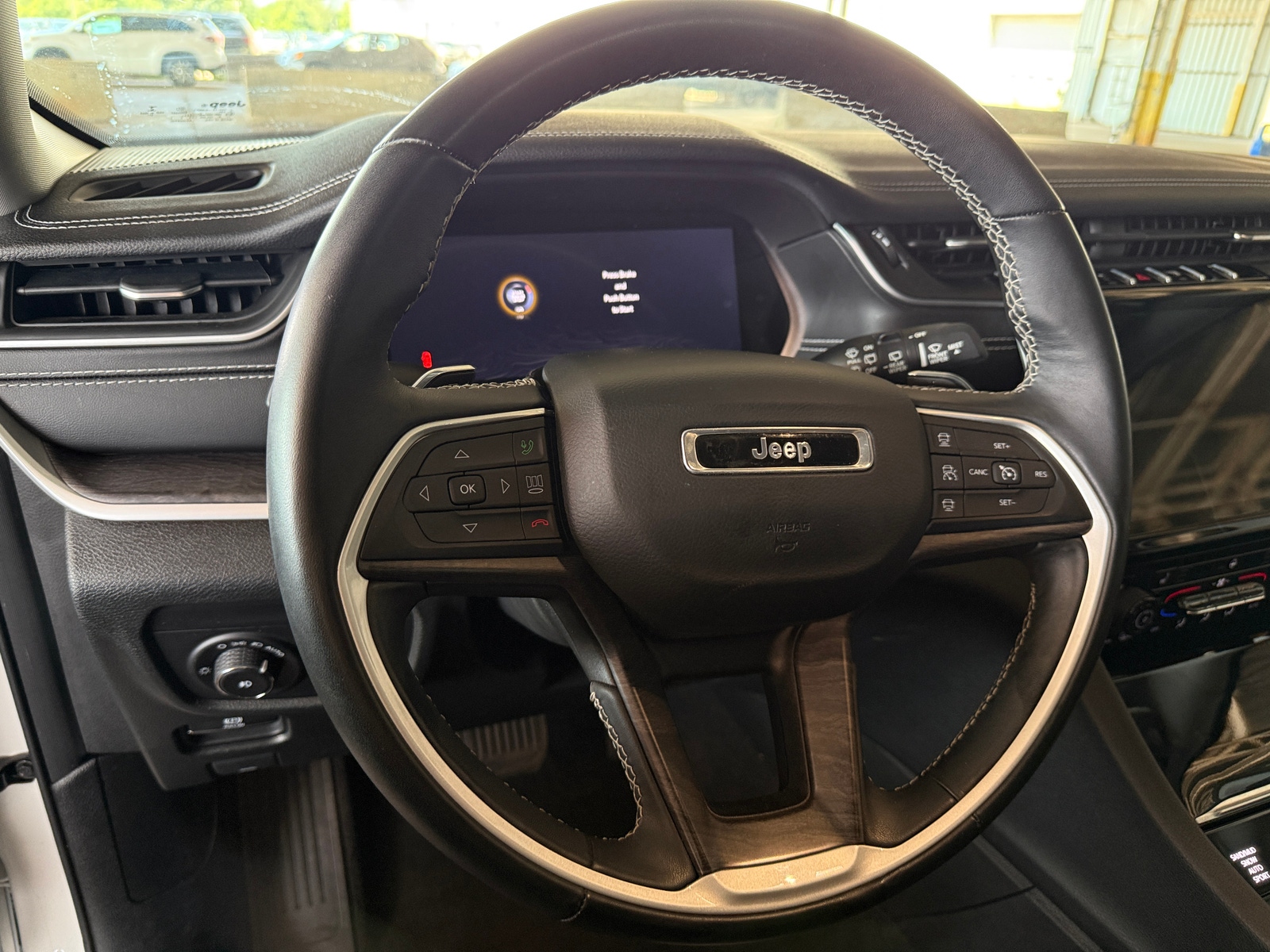 Thumbnail: 2022 Jeep Grand Cherokee L - 4