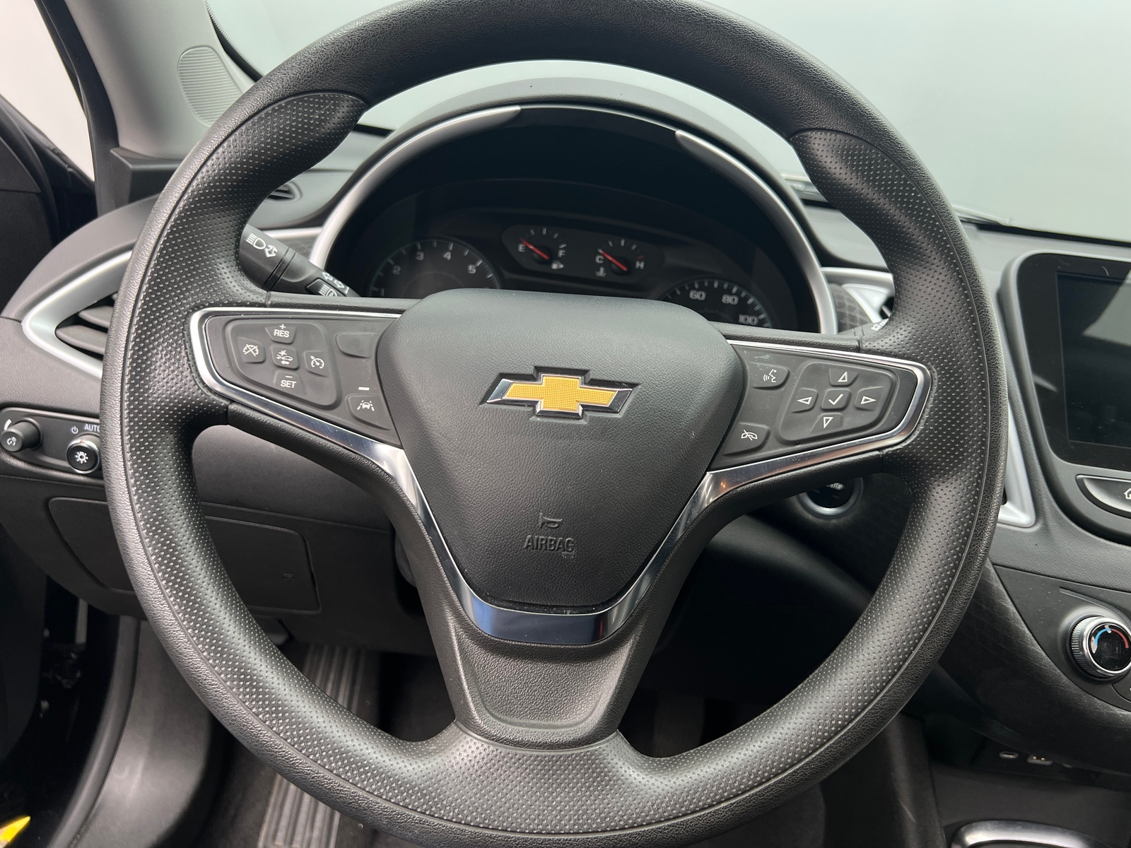 Thumbnail: 2023 Chevrolet Malibu - 5