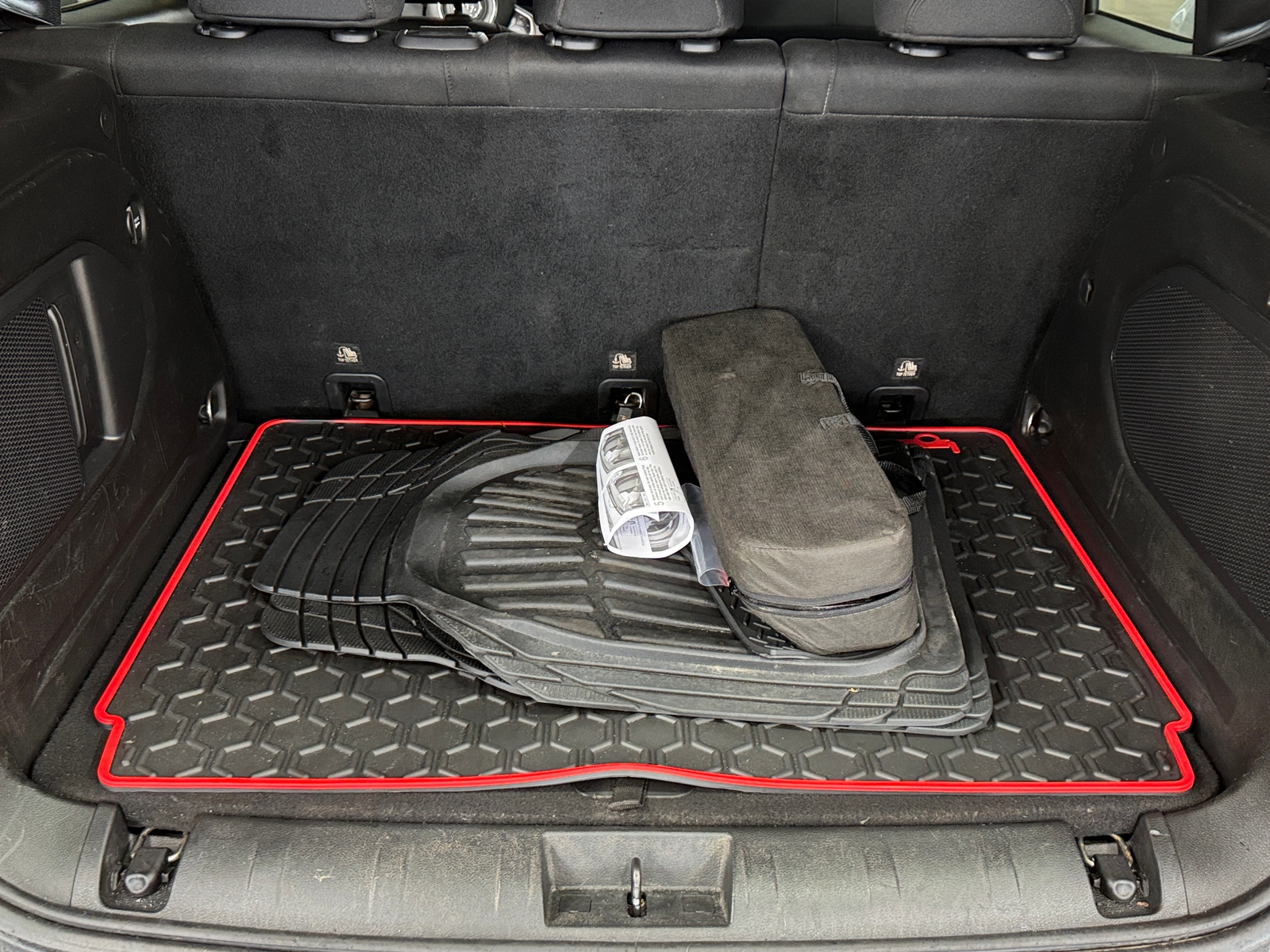 Thumbnail: 2015 Jeep Renegade - 7