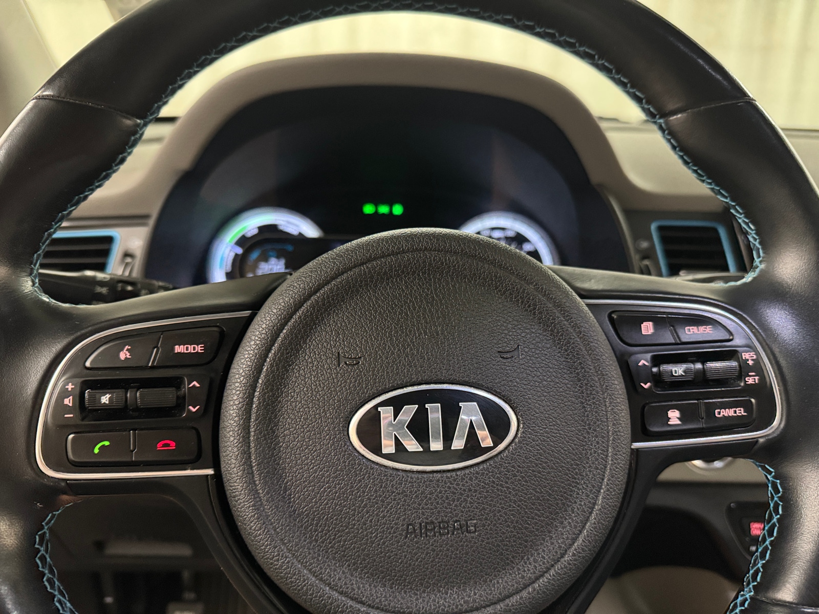 Thumbnail: 2018 Kia Niro - 4