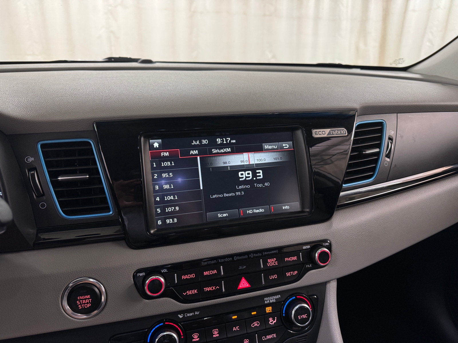 Thumbnail: 2018 Kia Niro - 3