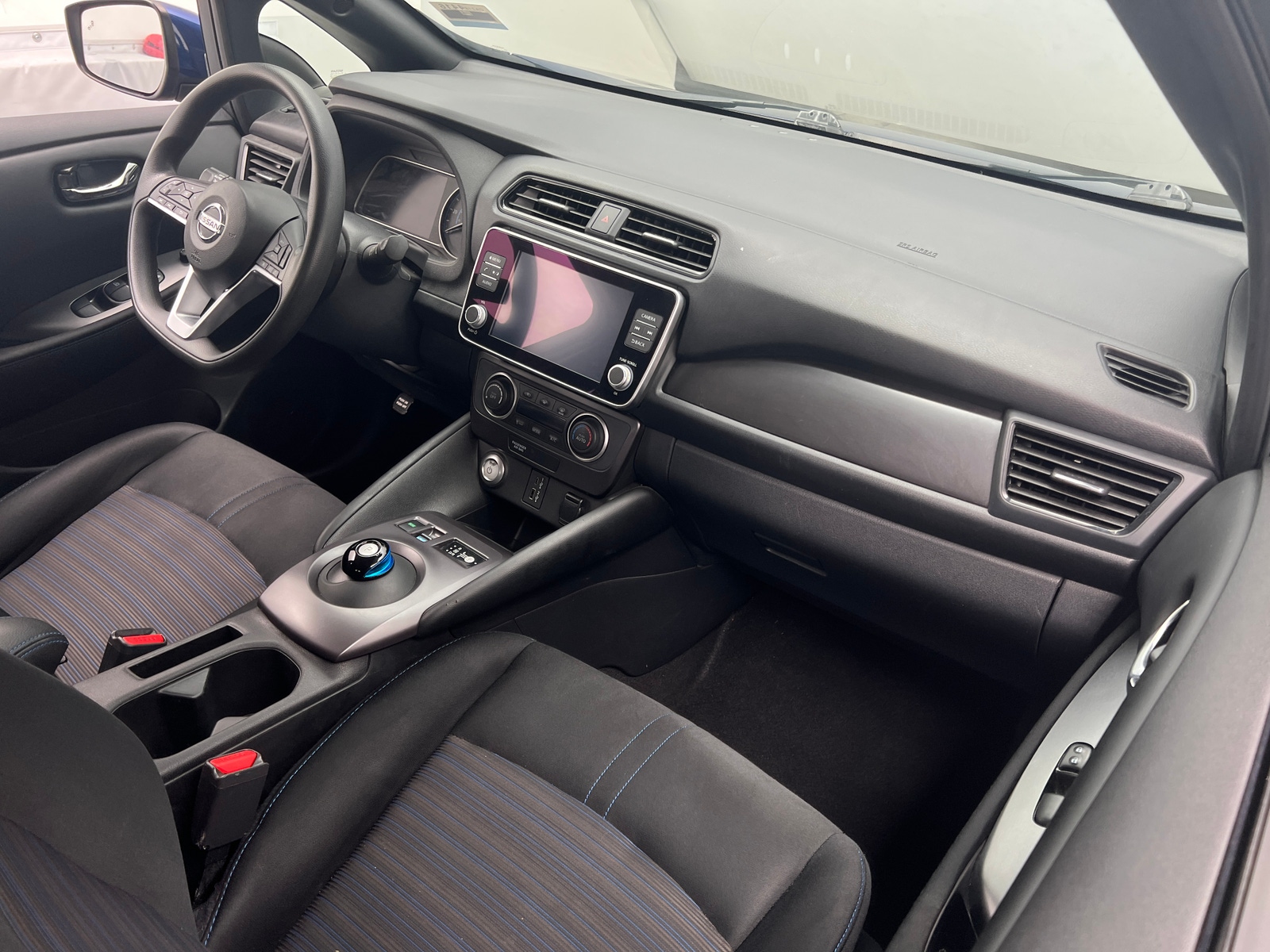 Thumbnail: 2022 Nissan Leaf - 3