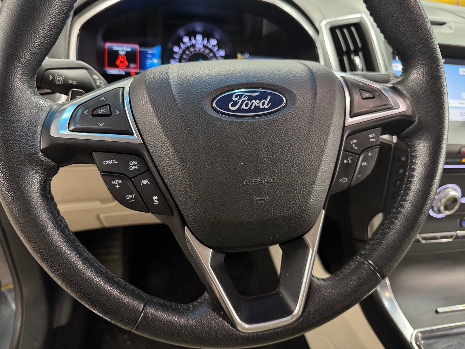 Thumbnail: 2019 Ford Edge - 4