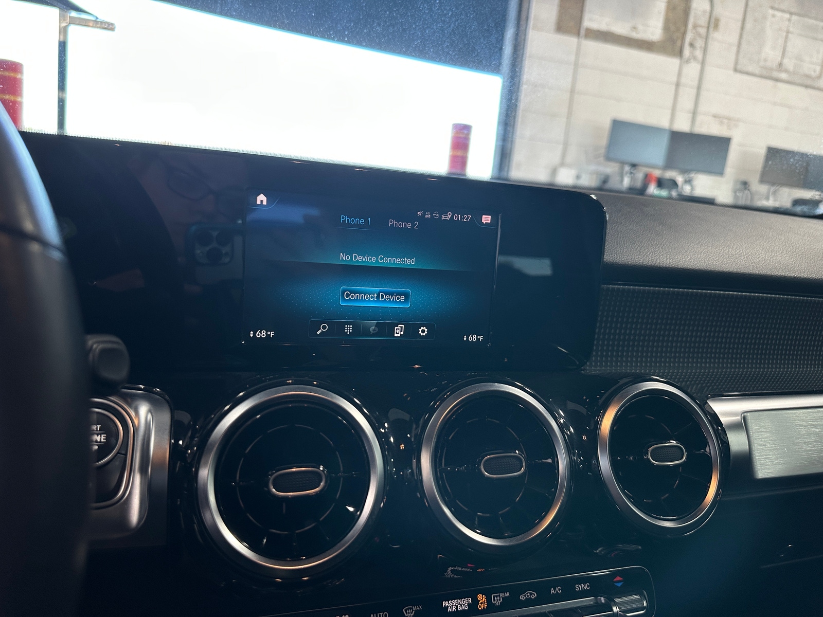 Thumbnail: 2021 Mercedes-Benz GLB - 3